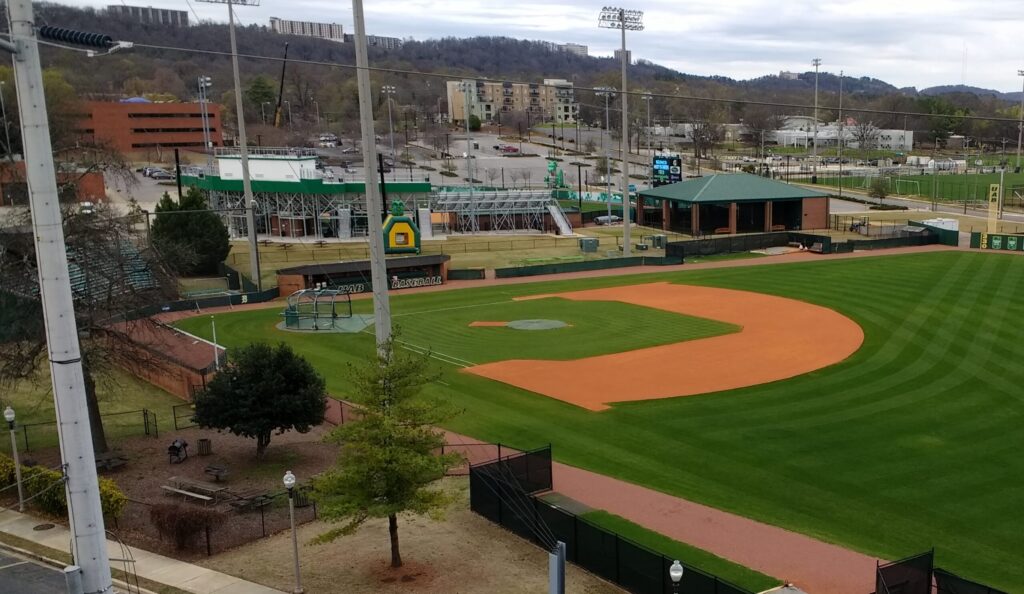 Baseball diamond with infield dirt and outfield grass