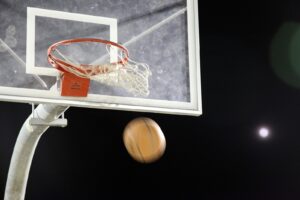 Lakers Face Monday Roster Deadline With Dalton Knecht